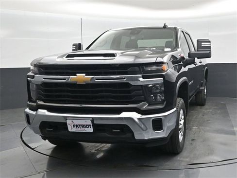 Used 2024 Chevrolet Silverado 2500 LT w/ Z71 Off-Road Package image 8