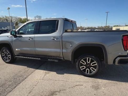Used 2021 GMC Sierra 1500 AT4 w/ Technology Package AWD/4WD image 9