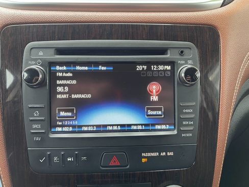 Used 2016 Chevrolet Traverse LT image 23