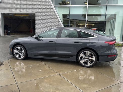 Used 2025 Audi A6 e-tron Premium Plus w/ Premium Plus image 9