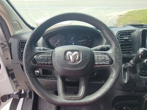 Used 2023 RAM ProMaster 2500 FWD image 12