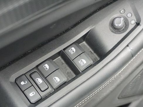 Certified 2023 Jeep Grand Cherokee L Laredo image 31