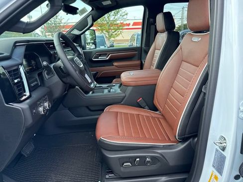 New 2026 GMC Sierra 2500 Denali Ultimate AWD/4WD image 13