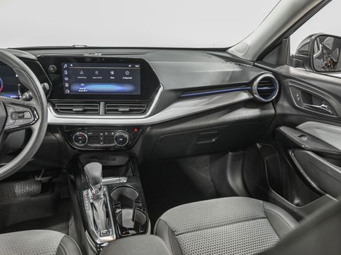 Used 2026 Chevrolet Trax LT w/ LT Convenience Package image 26