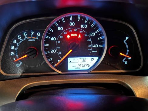 Used 2013 Toyota RAV4 XLE AWD/4WD image 29