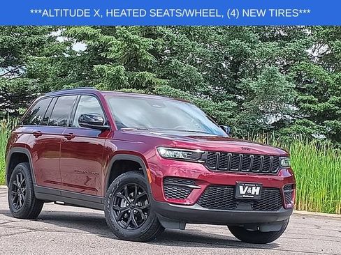 Used 2024 Jeep Grand Cherokee Altitude AWD/4WD image 1