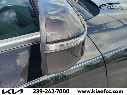 Used 2022 Kia Telluride S FWD image 8