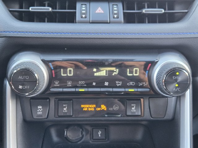 Used 2021 Toyota RAV4 XSE w/ XSE Grade Weather Package AWD/4WD image 12