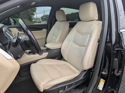 Used 2018 Cadillac XT5 AWD image 14