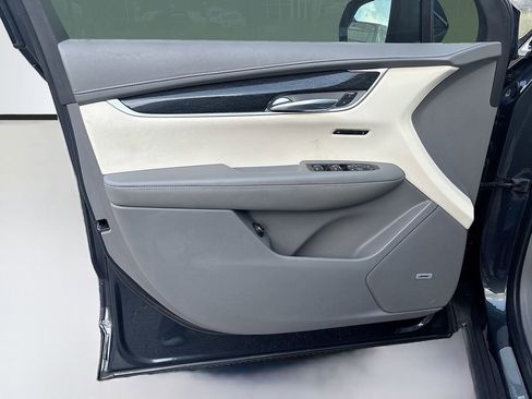 Used 2021 Cadillac XT6 Premium Luxury FWD image 37