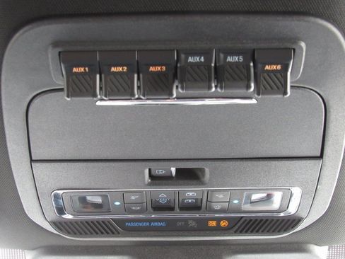 Used 2024 Ford F450 Platinum w/ FX4 Off-Road Package image 31