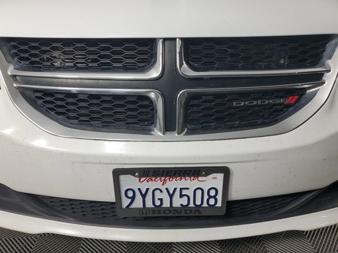 Used 2018 Dodge Grand Caravan SE w/ UConnect Hands-Free Group FWD image 10
