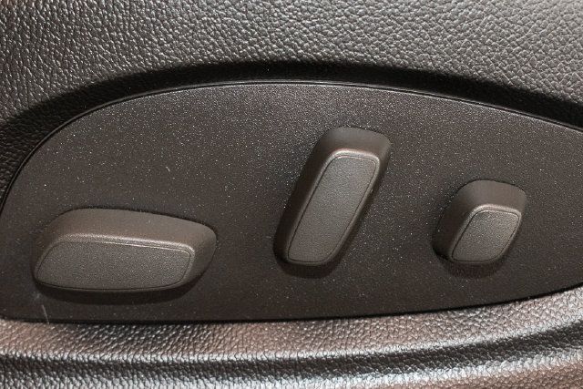 Used 2014 Buick LaCrosse Leather FWD image 19