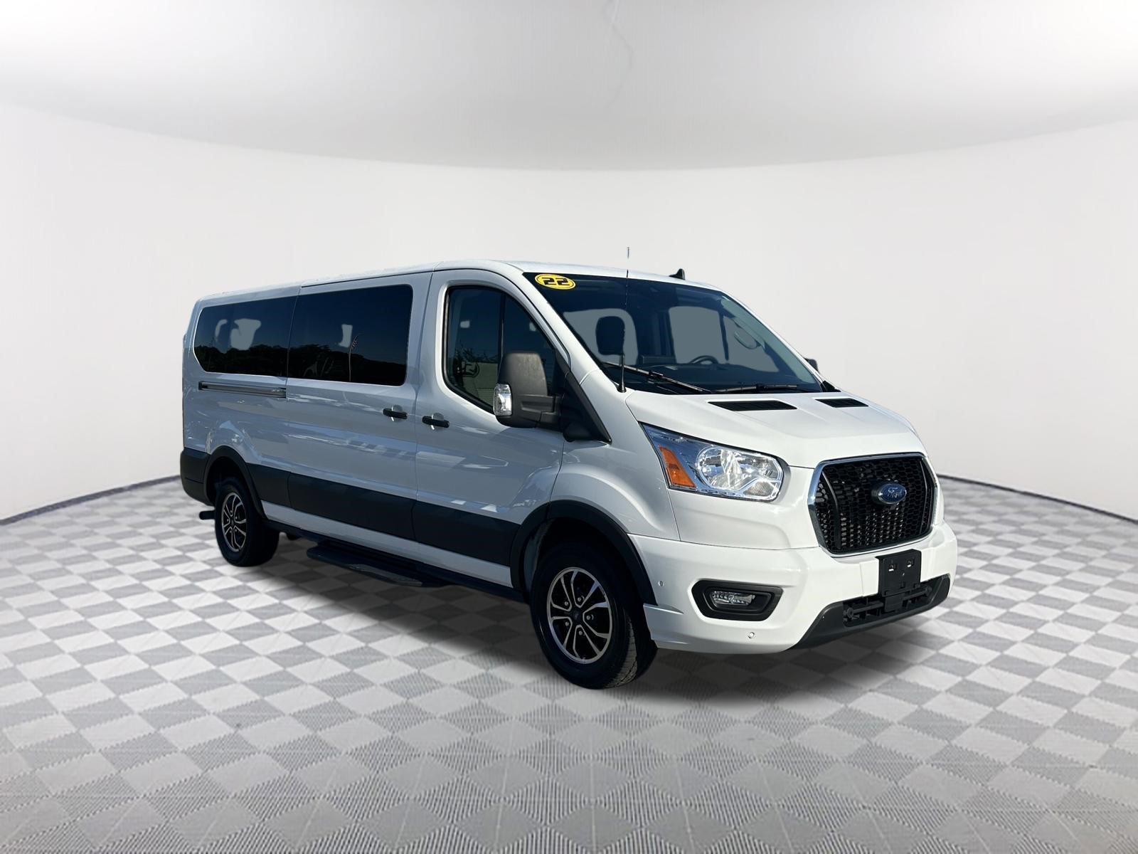 Used 2022 Ford Transit 350 XLT RWD image 3