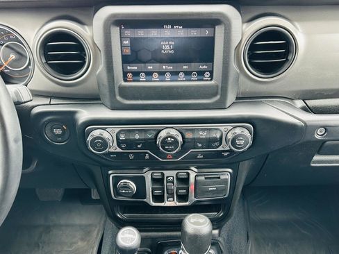 Used 2022 Jeep Wrangler Unlimited Sport AWD/4WD image 15