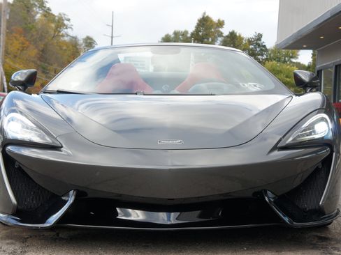 Used 2019 McLaren 570S Spider image 41