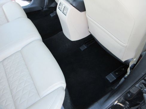 Used 2016 Nissan Maxima Platinum image 21