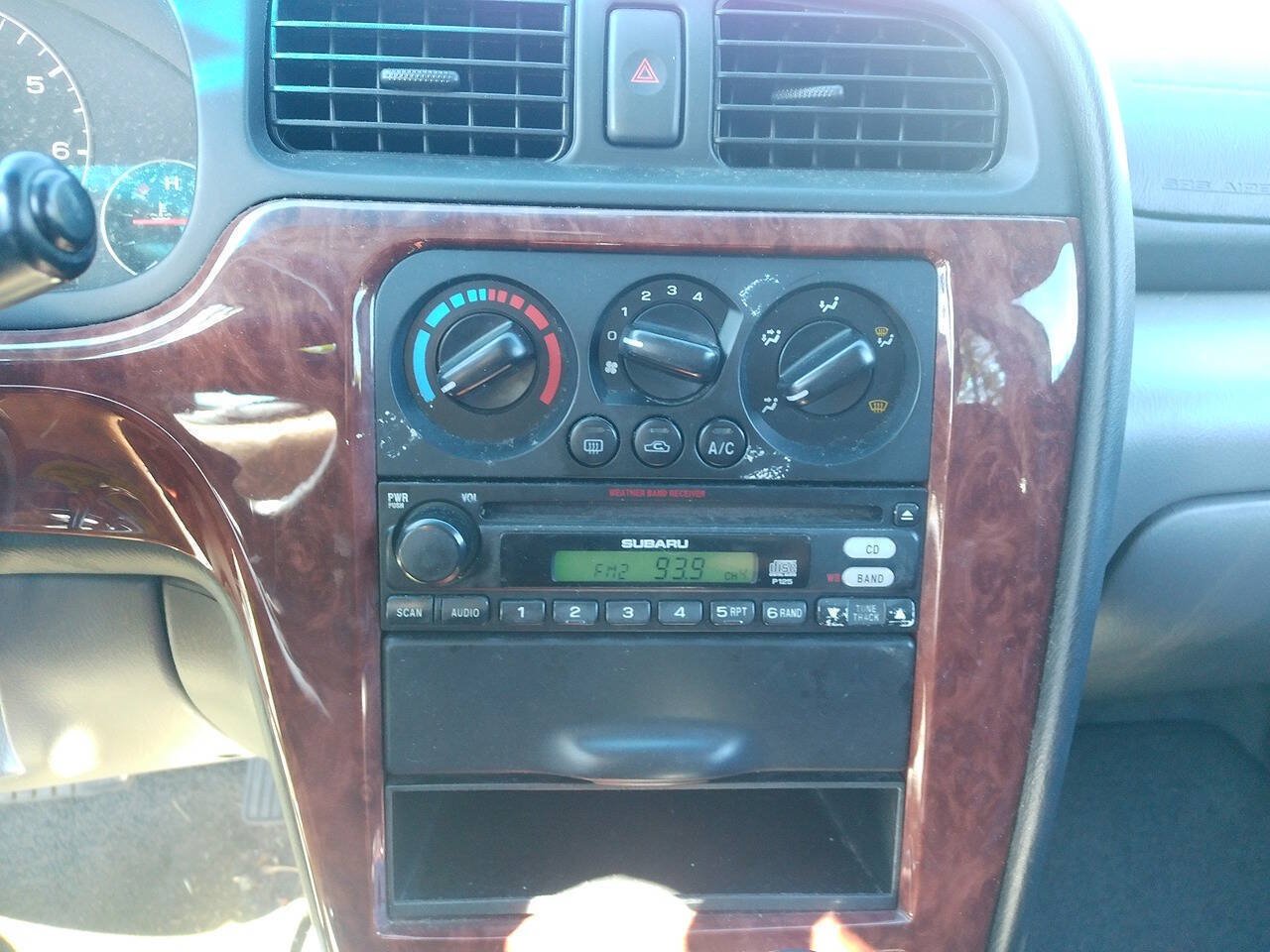 Used 2004 Subaru Outback Wagon AWD/4WD image 17
