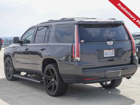 Used 2018 Cadillac Escalade Premium Luxury AWD/4WD image 8