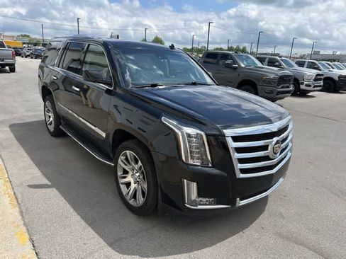 Used 2015 Cadillac Escalade Luxury AWD/4WD image 21
