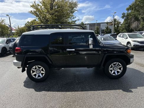 Used 2014 Toyota FJ Cruiser 4WD image 7