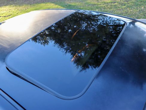 Used 2011 INFINITI G37 Journey w/ Premium Pkg image 9