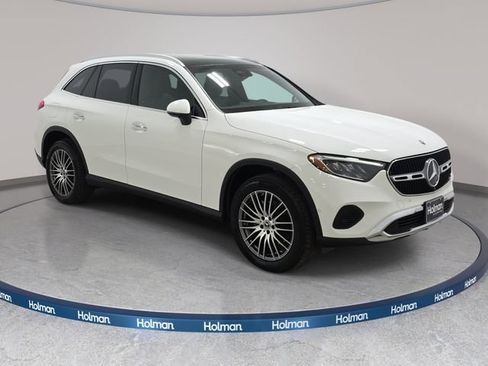 Used 2025 Mercedes-Benz GLC 300 4MATIC image 4