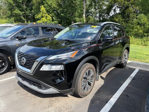 Used 2021 Nissan Rogue SV w/ Premium Package AWD/4WD image 3