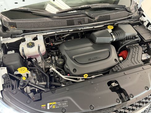Used 2026 Chrysler Pacifica Limited AWD/4WD image 30