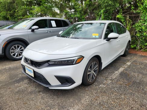 Used 2024 Honda Civic LX image 2