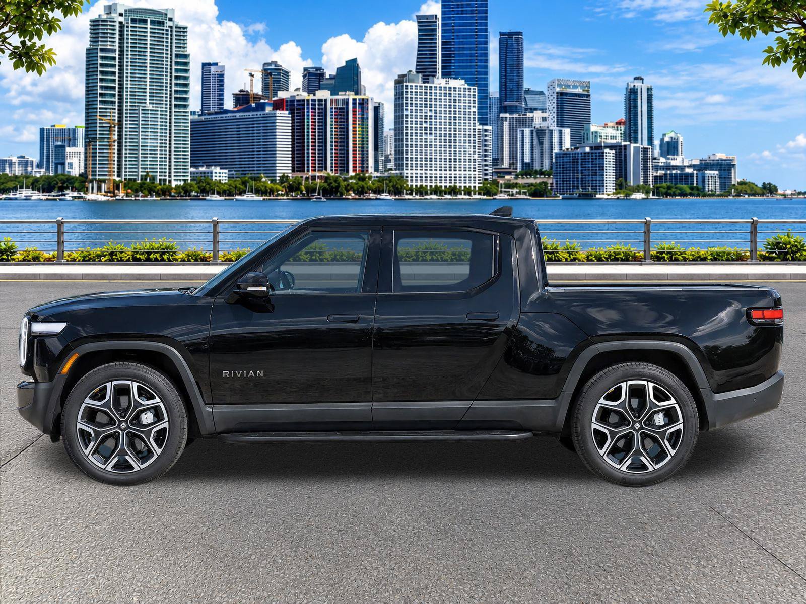 Used 2025 Rivian R1T Adventure Dual AWD/4WD image 7