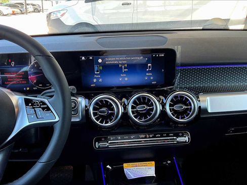 New 2025 Mercedes-Benz GLB 250 GLB 250 image 9