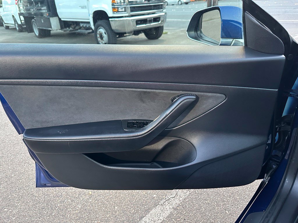 Used 2020 Tesla Model 3 Standard Range Plus RWD image 16