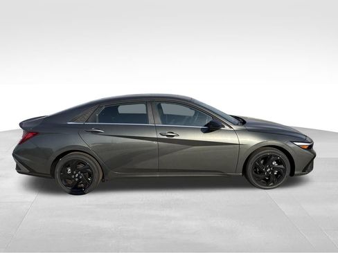 New 2026 Hyundai Elantra SEL Sport Premium FWD image 5