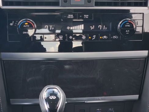 Used 2024 INFINITI QX80 Luxe image 17