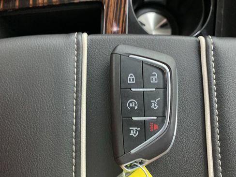 Certified 2023 Cadillac Escalade ESV Premium Luxury AWD/4WD image 38