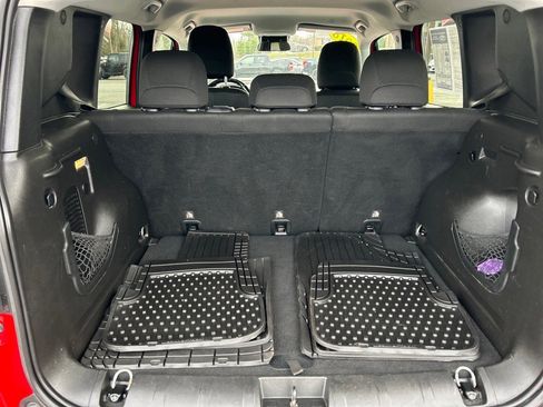 Used 2018 Jeep Renegade Altitude image 13