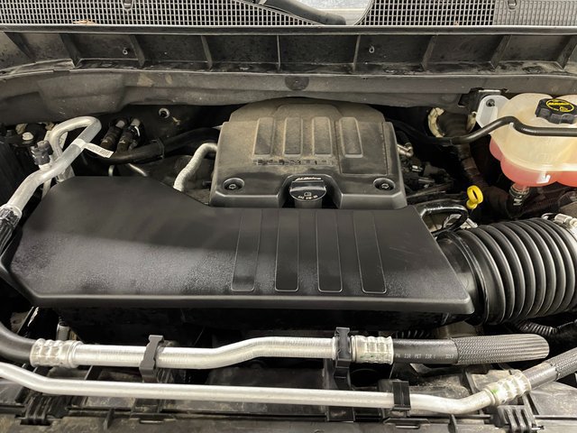 Used 2024 Chevrolet Silverado 1500 LT AWD/4WD image 23