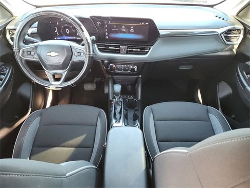 Used 2024 Chevrolet TrailBlazer LT w/ LT Cold Weather Package image 14