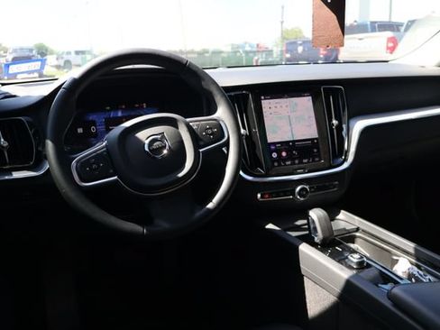 Used 2024 Volvo S60 B5 Core FWD image 10