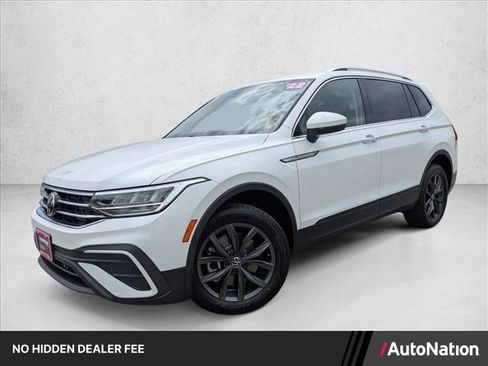 Used 2022 Volkswagen Tiguan SE FWD image 1