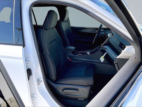 New 2026 Jeep Grand Cherokee Laredo X AWD/4WD image 13