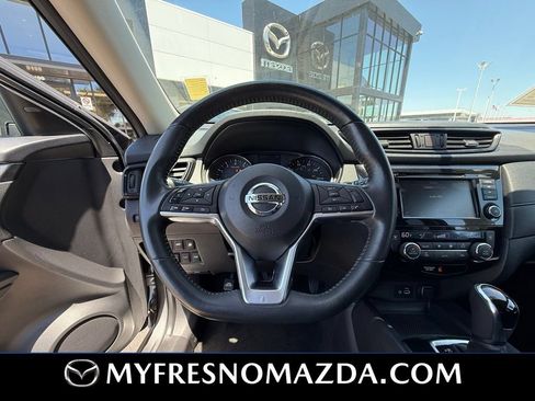 Used 2018 Nissan Rogue SV AWD/4WD image 20