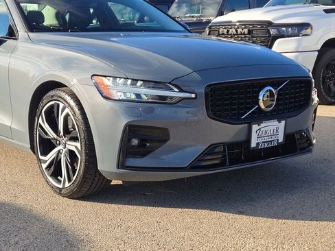 Used 2024 Volvo S60 B5 Core w/ Climate Package image 2