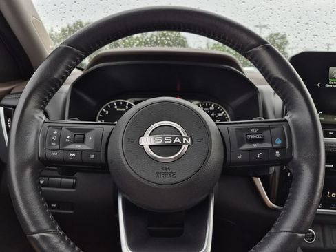 Used 2023 Nissan Rogue SL w/ SL Premium Package FWD image 19