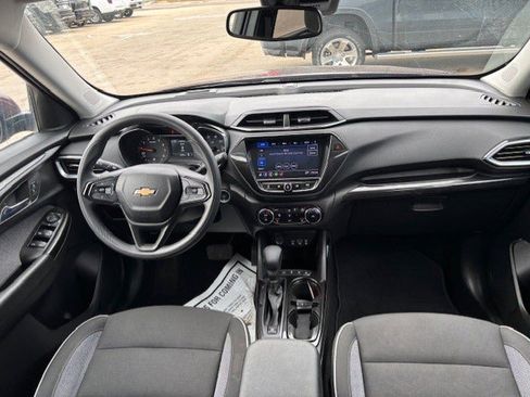 Used 2023 Chevrolet TrailBlazer LT w/ Convenience Package image 10