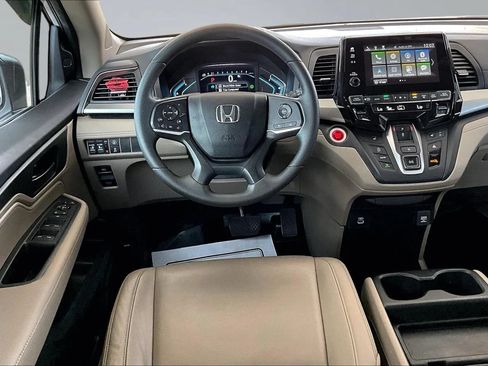 Used 2024 Honda Odyssey EX image 8