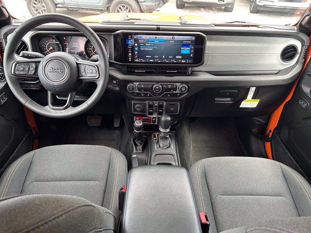Certified 2025 Jeep Gladiator Mojave AWD/4WD image 15