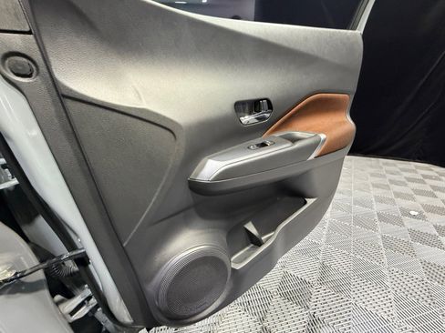 Certified 2024 Nissan Kicks SR image 16