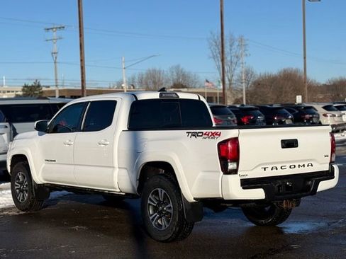 Used 2018 Toyota Tacoma TRD Sport image 36